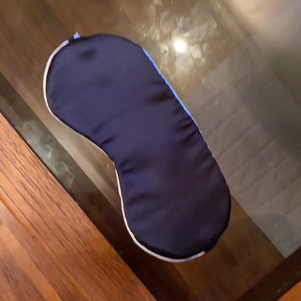 Satin sleep mask 😴 reduced shipping!
